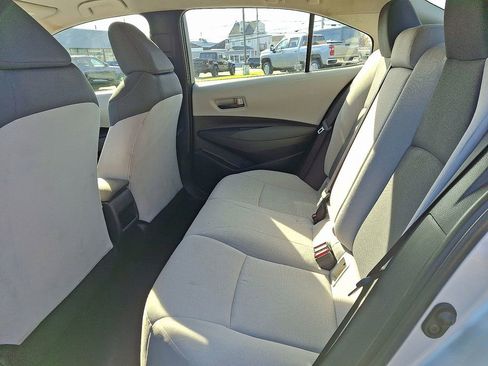 Used 2022 Toyota Corolla LE image 11