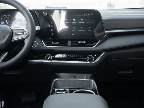 New 2026 Chevrolet Equinox LT w/ Safety and Technology Package image 25