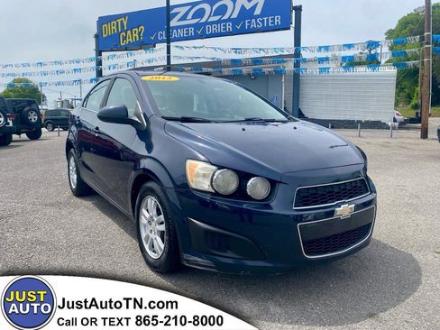 Used 2015 Chevrolet Sonic LT FWD image 1