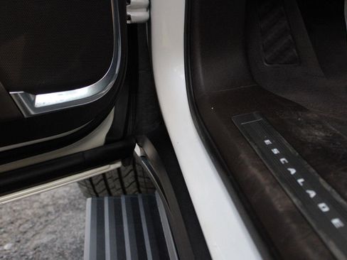 Used 2021 Cadillac Escalade Sport w/ Driver Assist Tech Package image 20