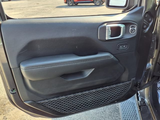 Used 2018 Jeep Wrangler Unlimited Sahara AWD/4WD image 18
