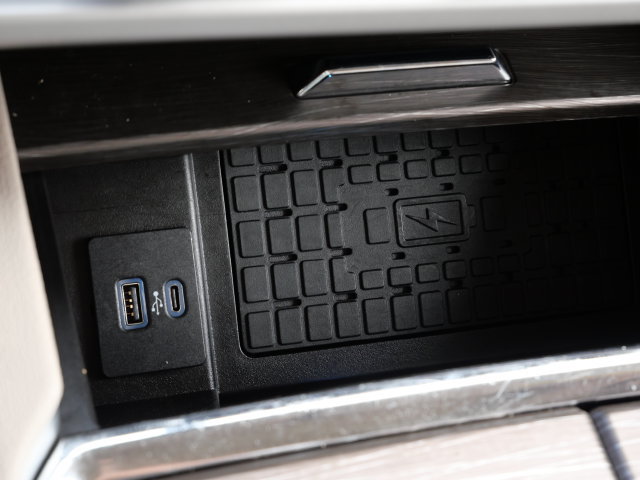 Used 2024 Ford Expedition Max Limited AWD/4WD image 32