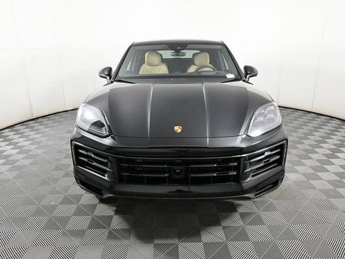 Certified 2025 Porsche Cayenne Coupe image 37
