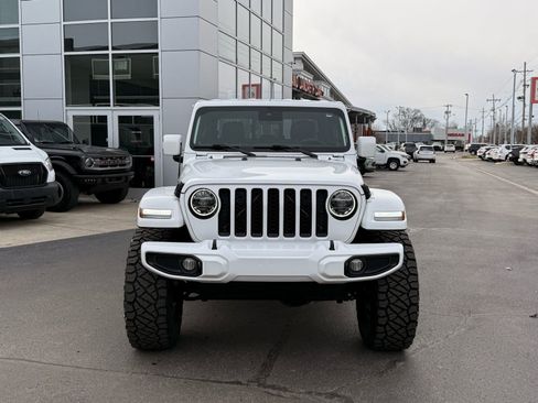 Used 2021 Jeep Gladiator Overland AWD/4WD image 6