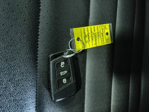 Used 2021 Volkswagen Jetta SE image 37