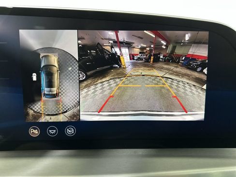 Used 2024 Cadillac Lyriq Luxury RWD image 17
