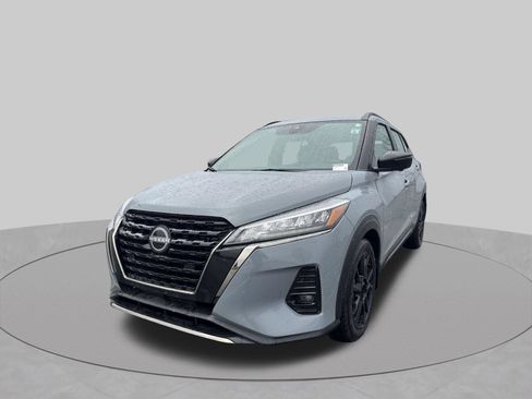 Used 2023 Nissan Kicks SR w/ SR Premium Package FWD image 35