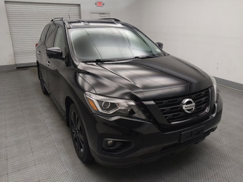 Used 2018 Nissan Pathfinder SL w/ Midnight Edition Package AWD/4WD image 13