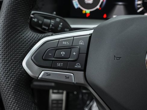 New 2025 Volkswagen Tiguan SE R-Line image 27