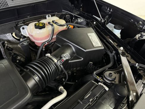 Used 2020 Chevrolet Silverado 1500 LT image 95