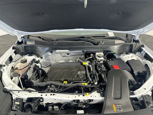 Used 2026 Chevrolet Trax LT FWD image 33