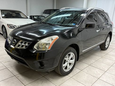 Used 2011 Nissan Rogue SV image 3