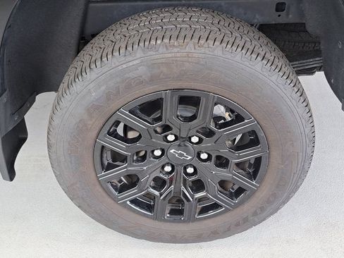 Used 2025 Chevrolet Colorado W/T w/ WT Custom Package AWD/4WD image 31