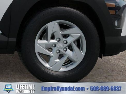 New 2026 Hyundai Kona SE image 8