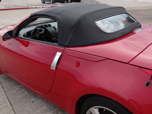 Used 2007 Nissan 350Z Touring RWD image 29