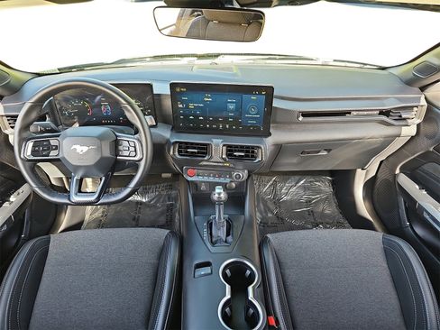 Used 2025 Ford Mustang Coupe image 9