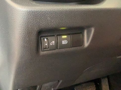 Used 2024 Toyota RAV4 XLE FWD image 19