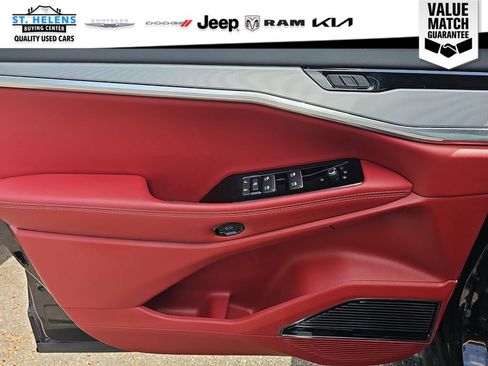 Used 2024 Jeep Wagoneer Limited AWD/4WD image 18