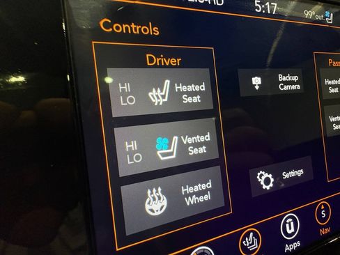 Used 2020 Jeep Grand Cherokee High Altitude AWD/4WD image 24
