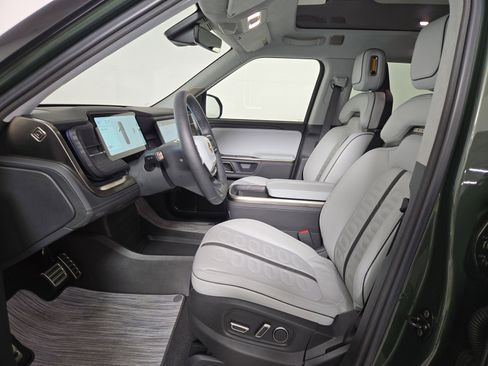 Used 2024 Rivian R1S Adventure AWD/4WD image 20