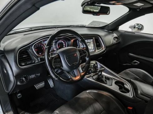 Used 2019 Dodge Challenger R/T Scat Pack RWD image 4