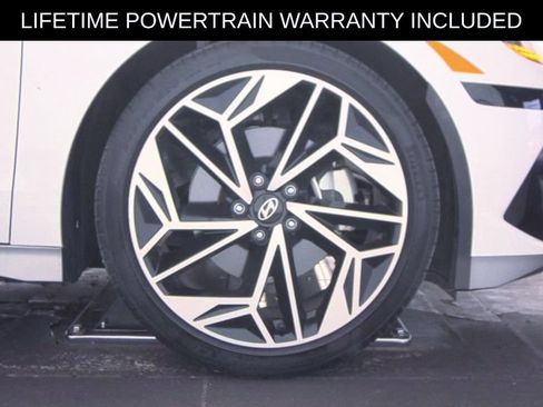 Used 2024 Hyundai Ioniq 6 SEL RWD image 17