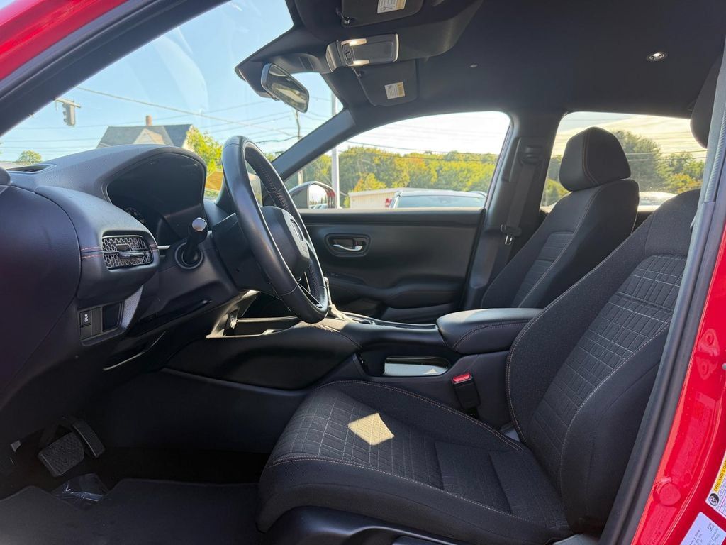 Used 2024 Honda HR-V Sport image 9