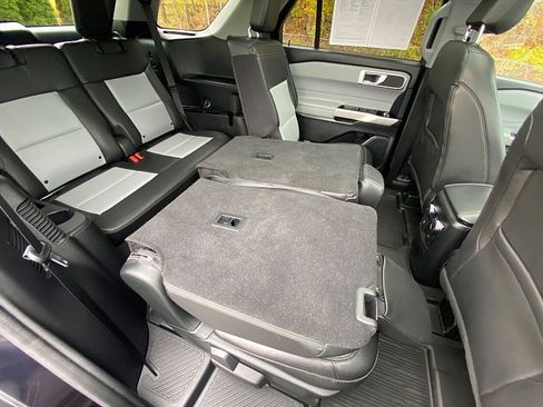 Certified 2022 Ford Explorer XLT w/ Equipment Group 202A image 47