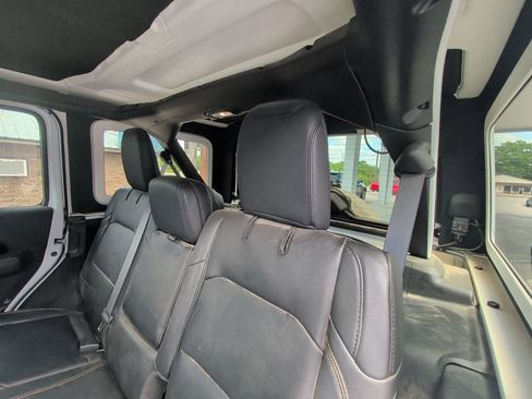 Used 2024 Jeep Wrangler Sahara w/ Safety Group image 17