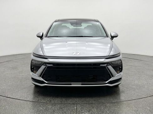 Used 2025 Hyundai Sonata SEL FWD image 2