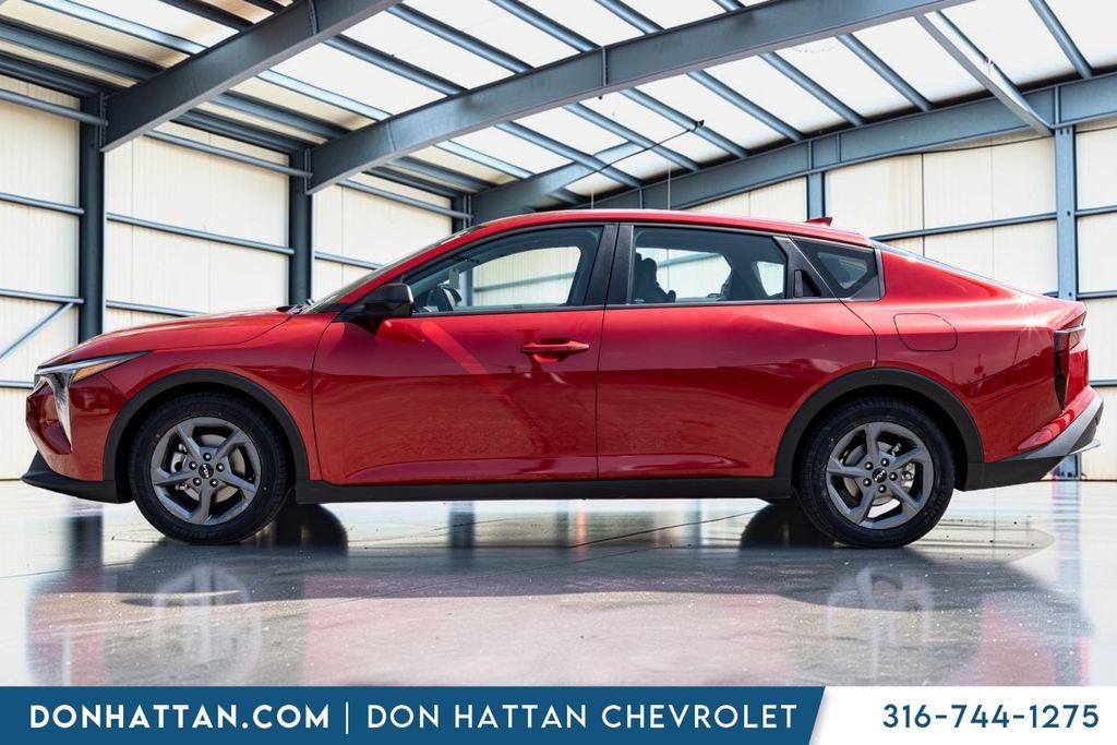Used 2025 Kia K4 FWD image 2