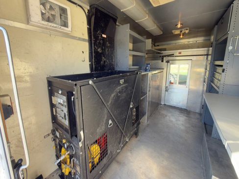 Used 2009 GMC Savana 3500 image 9