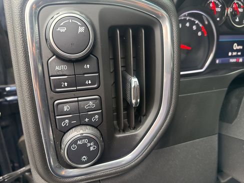 Used 2019 Chevrolet Silverado 1500 LT Trail Boss AWD/4WD image 27