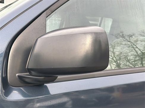 Used 2019 Nissan Frontier SV image 28