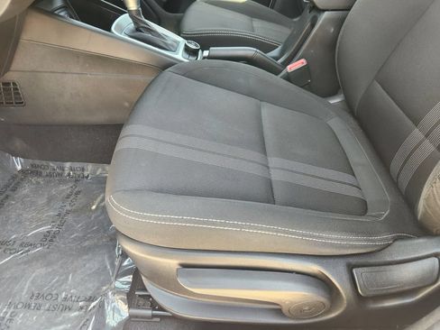 Used 2024 Hyundai Venue SEL FWD image 25