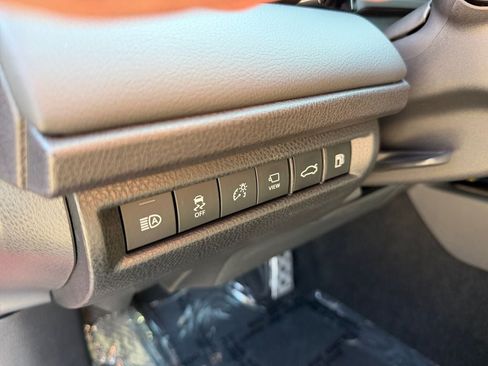 Used 2025 Toyota Camry XSE w/ Premium Plus Package AWD/4WD image 19