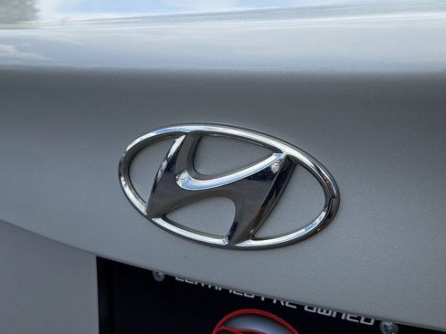 Used 2013 Hyundai Elantra GLS FWD image 29