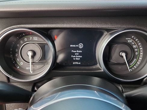 Used 2023 Jeep Wrangler Unlimited Sahara AWD/4WD image 10