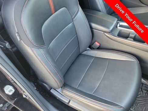 Used 2025 Nissan Sentra SR w/ SR Premium Package FWD image 21