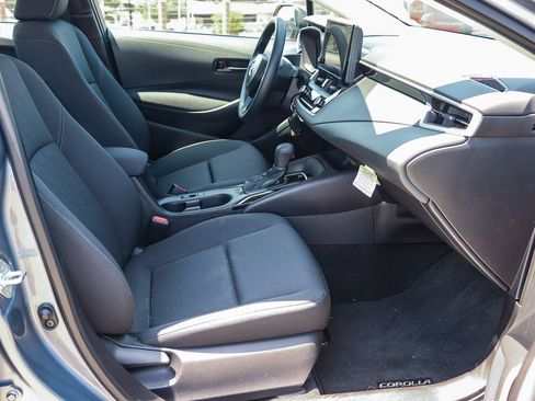 Used 2025 Toyota Corolla LE FWD image 16