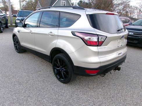 Used 2017 Ford Escape Titanium image 5