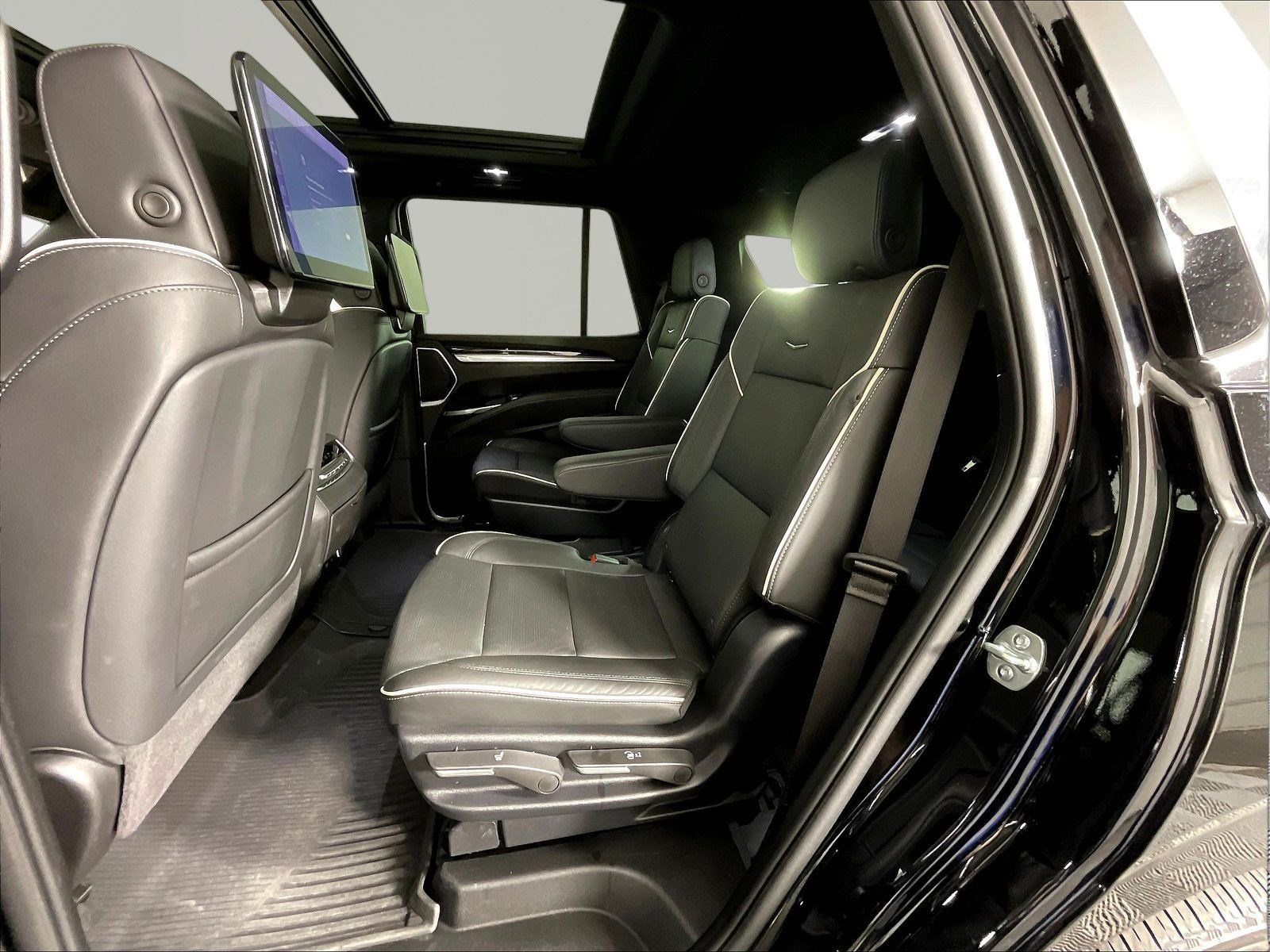 Used 2025 Cadillac Escalade Premium Luxury w/ LPO, Floor Liner Package AWD/4WD image 22