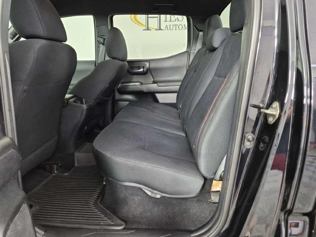 Used 2020 Toyota Tacoma TRD Sport AWD/4WD image 30