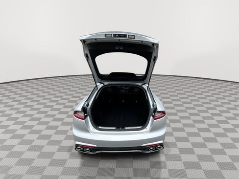 Used 2018 Kia Stinger Premium RWD image 21