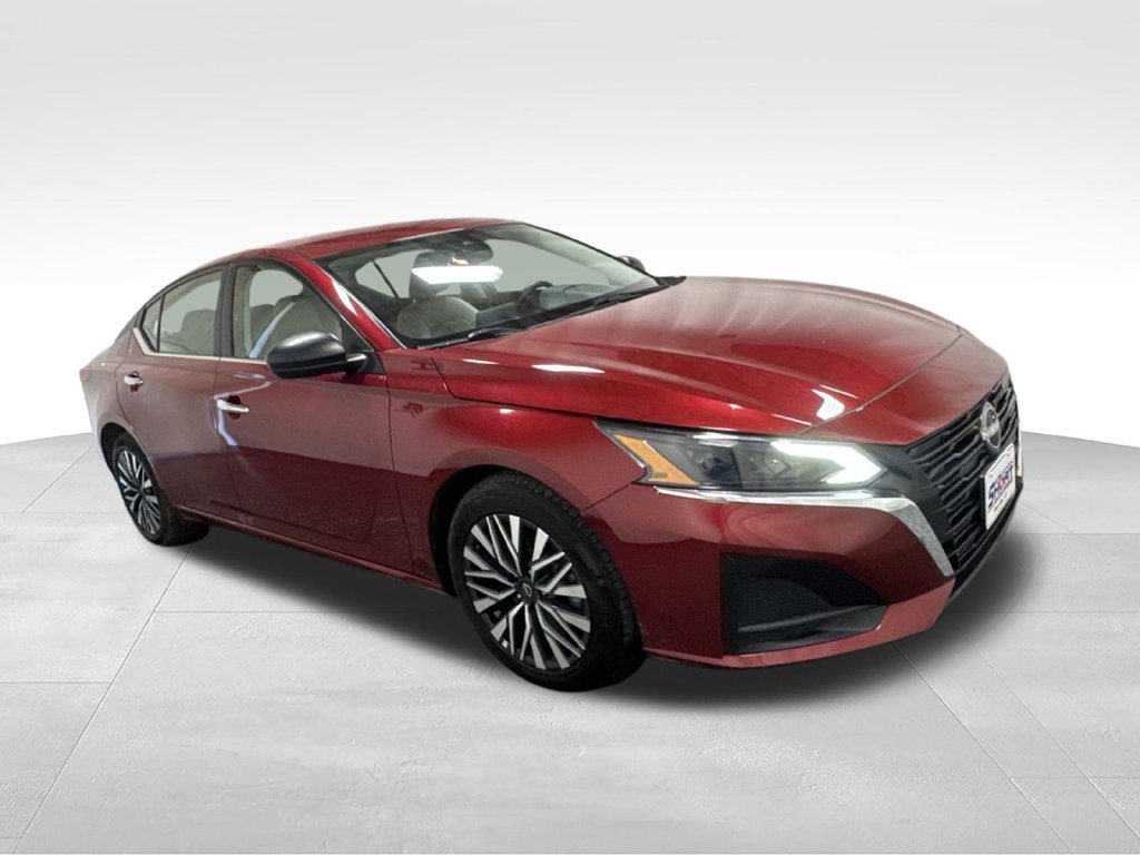 Used 2025 Nissan Altima 2.5 SV FWD image 5