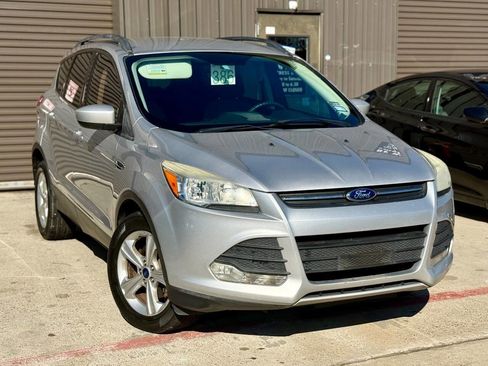 Used 2014 Ford Escape SE w/ Equipment Group 201A image 3