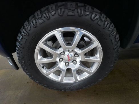 Used 2015 GMC Sierra 1500 Denali w/ Driver Alert Package AWD/4WD image 25