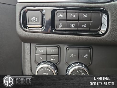 New 2026 GMC Yukon XL Denali w/ Sun & Power Step Package AWD/4WD image 32