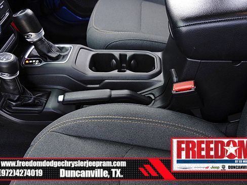 Used 2025 Jeep Gladiator Sport AWD/4WD image 31
