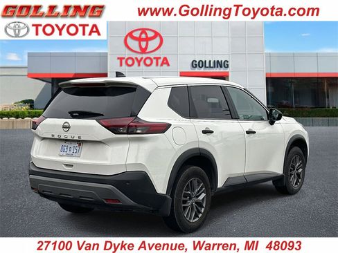 Used 2023 Nissan Rogue S image 5
